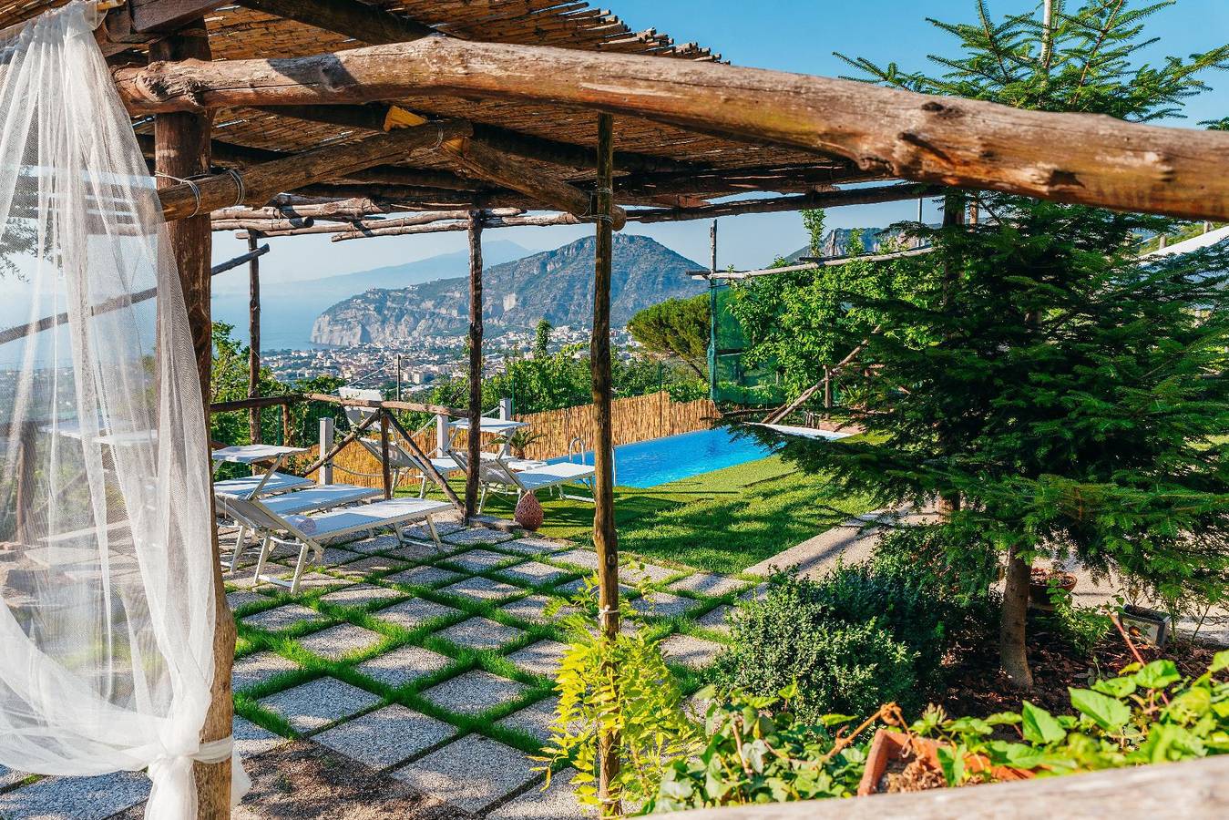 Villa with splendid view of the Gulf of Naples in Sant'Agnello, Provincia de Nápoles