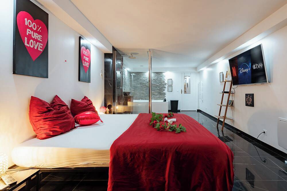 Apartamento entero, Le Qube Romantique by Prestige Home Living / sauna & whirlpool 2-seater in Montdidier, Montdidier region