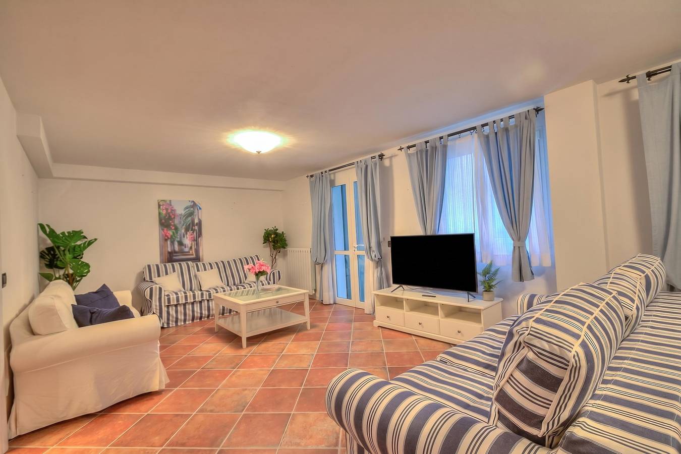 Appartamento intero, Borgo Belvedere-lake view & shared pool in Maderno, Toscolano-Maderno