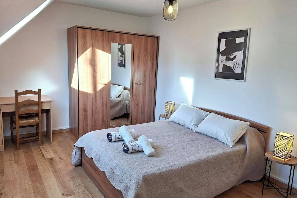 4-bedroom house • Garden - 8 people - Professionals & Families - Near Paris in Saint-Denis, Seine-Saint-Denis