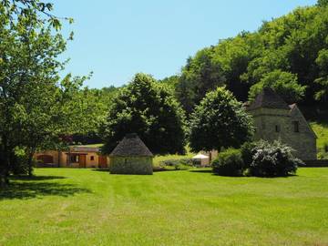 Gîte pour 2 personnes, avec terrasse à Castels