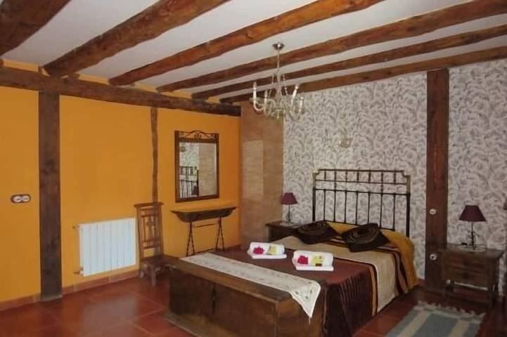 La Herrería Rural Cottage for 10 people in Canalejas de Peñafiel, Valladolid Province