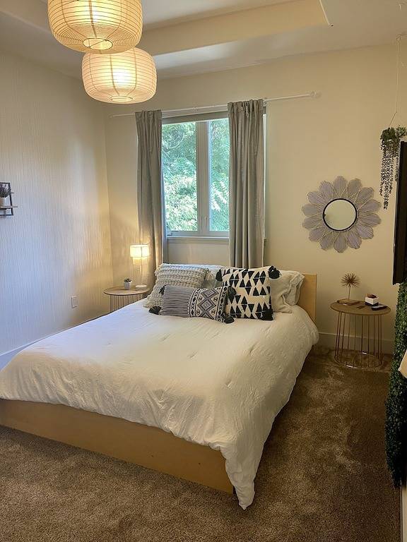 Vacation rental for 12 people, with pool and balcony as well as yard in Madison