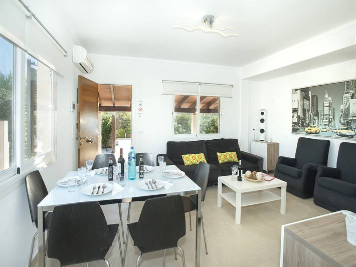 Finca am Strand für 6 Personen, mit Balkon und Pool sowie Garten, kinderfreundlich in Las Palmeras - 4
