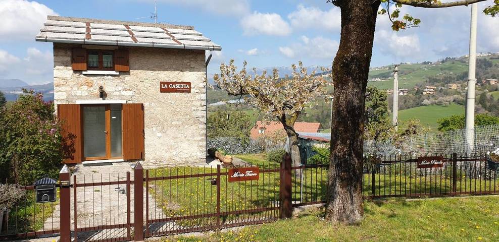 Appartamento per 2 persone, con Balcone e Terrazza nonché Giardino e Panorama a Bosco Chiesanuova