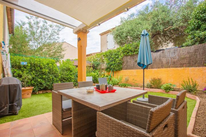 Ferienhaus für 6 Personen, mit Garten in Cogolin