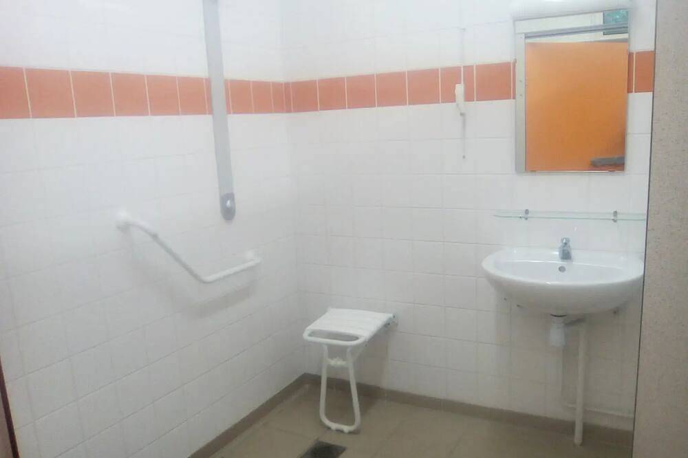 Mobil-Home Classic (2 chambres) 4 personnes in Argenton-sur-Creuse, Région de Châteauroux