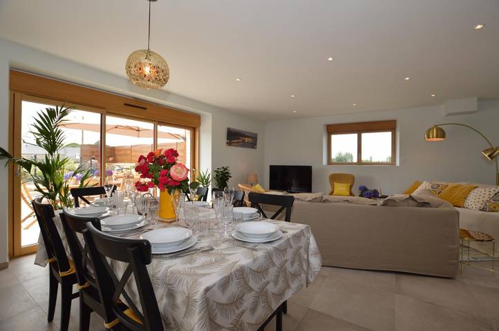 Gîte pour 8 personnes, avec jardin et terrasse à Saint-Coulomb - 4