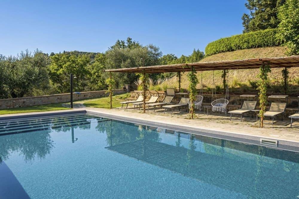 Appartamento intero, Accogliente appartamento per 4 ospiti con piscina, Wifi, A/C, Tv, patio e animali ammessi in Panicale, Lago Trasimeno