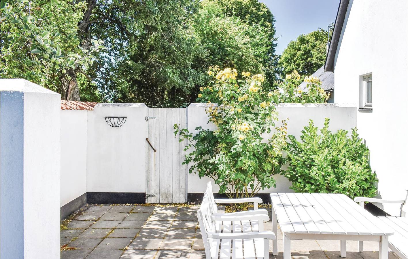 Hel semesterlägenhet, Lägenhet för 2 Personer med terass in Österlen