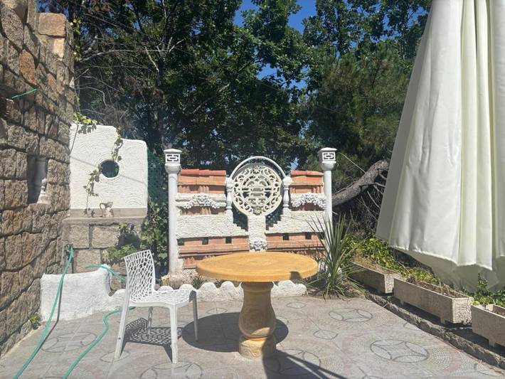 Chalet para 3 personas, con jardín además de piscina y jacuzzi en Sierra Norte - 2