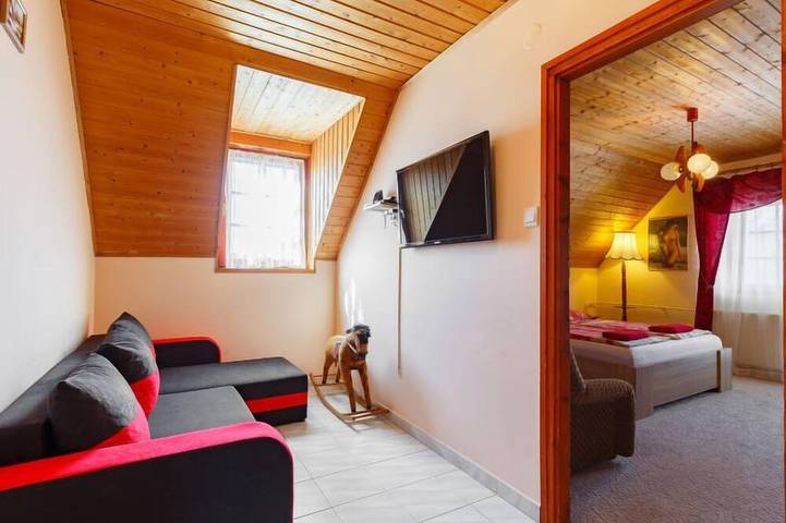 Ferienhaus für 10 Personen, mit Balkon/Terrasse und Terrasse sowie Garten und Pool in Siofok - 3