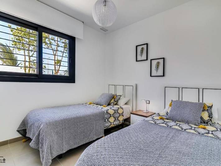 Apartamento entero, Wohnung "Vino Blanco" mit gemeinschaftlichem Poo in Los Arenales del Sol, Elche