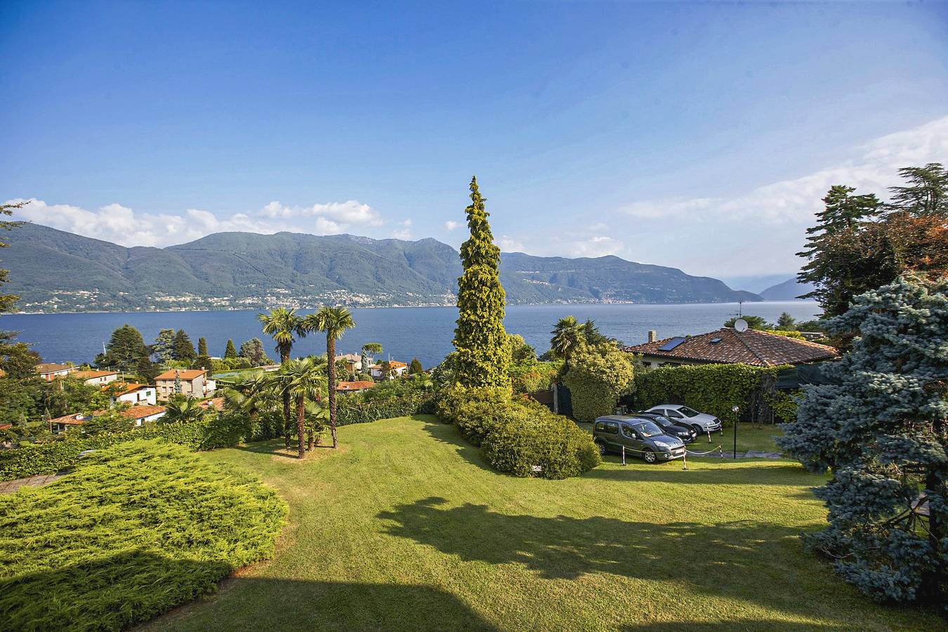 Geheel appartement, Vakantieappartement voor 4 personen met uitzicht op het meer in Nuvolina, Porto Valtravaglia