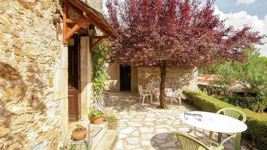 Location de vacances pour 7 personnes, avec jardin, animaux acceptés dans Lac du Causse
