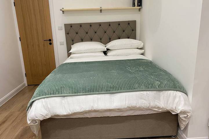 Modern Detached Bungalow with Private Entry, Ev charger and free parking in Risinghurst and Sandhills, Oxford