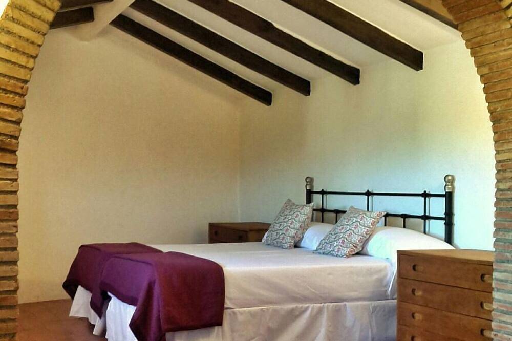 Casa Rural El Revolt de Martís (Se hacen descuentos) in Esponellá, Pla de l'Estany