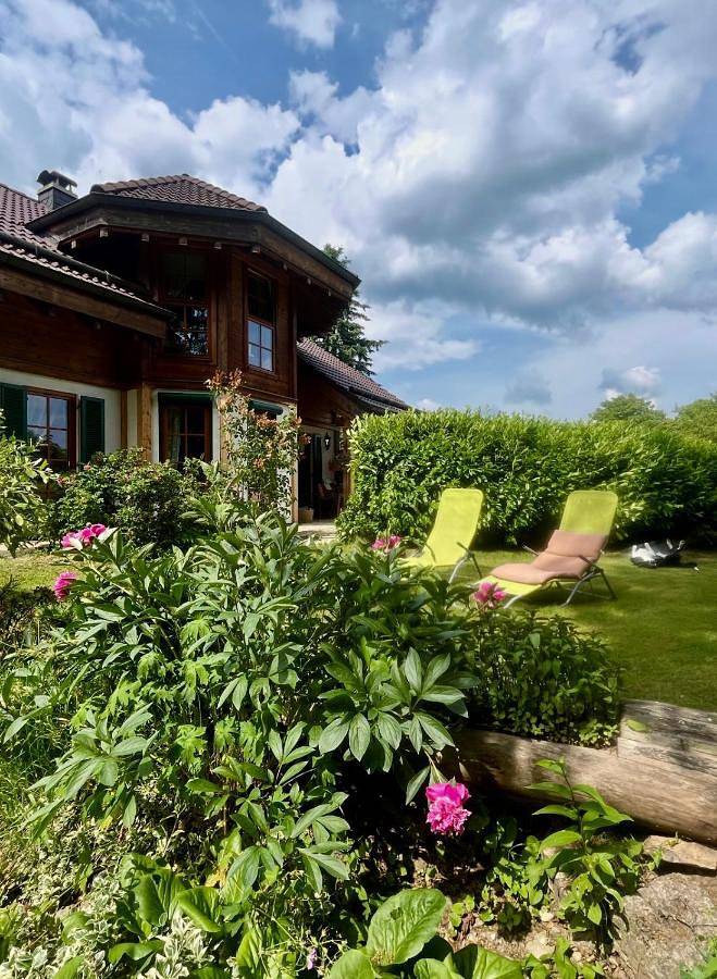Ladolcevital im Tiroler Holzhaus mit Talblick in Bad Elster, Chemnitz und Umgebung