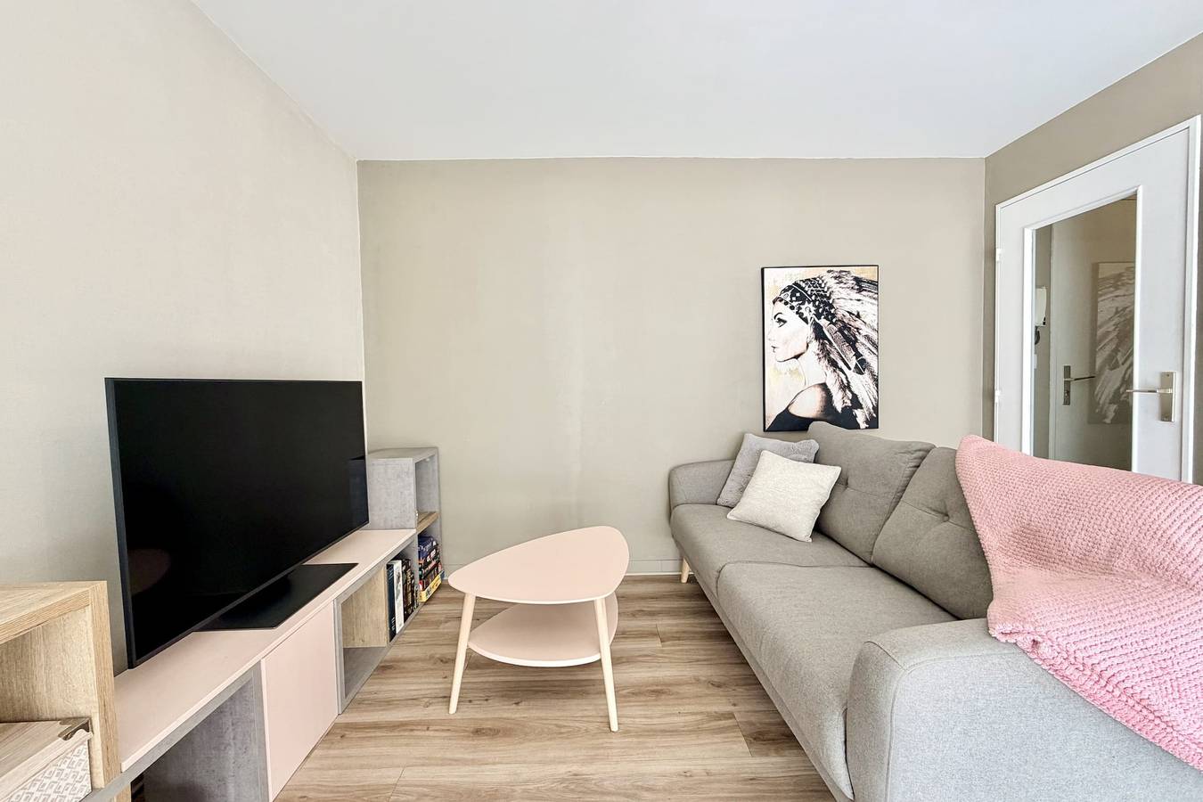 Entire apartment, T2 parking, prox thermes et centre-ville in Aix-les-Bains, Chambéry region