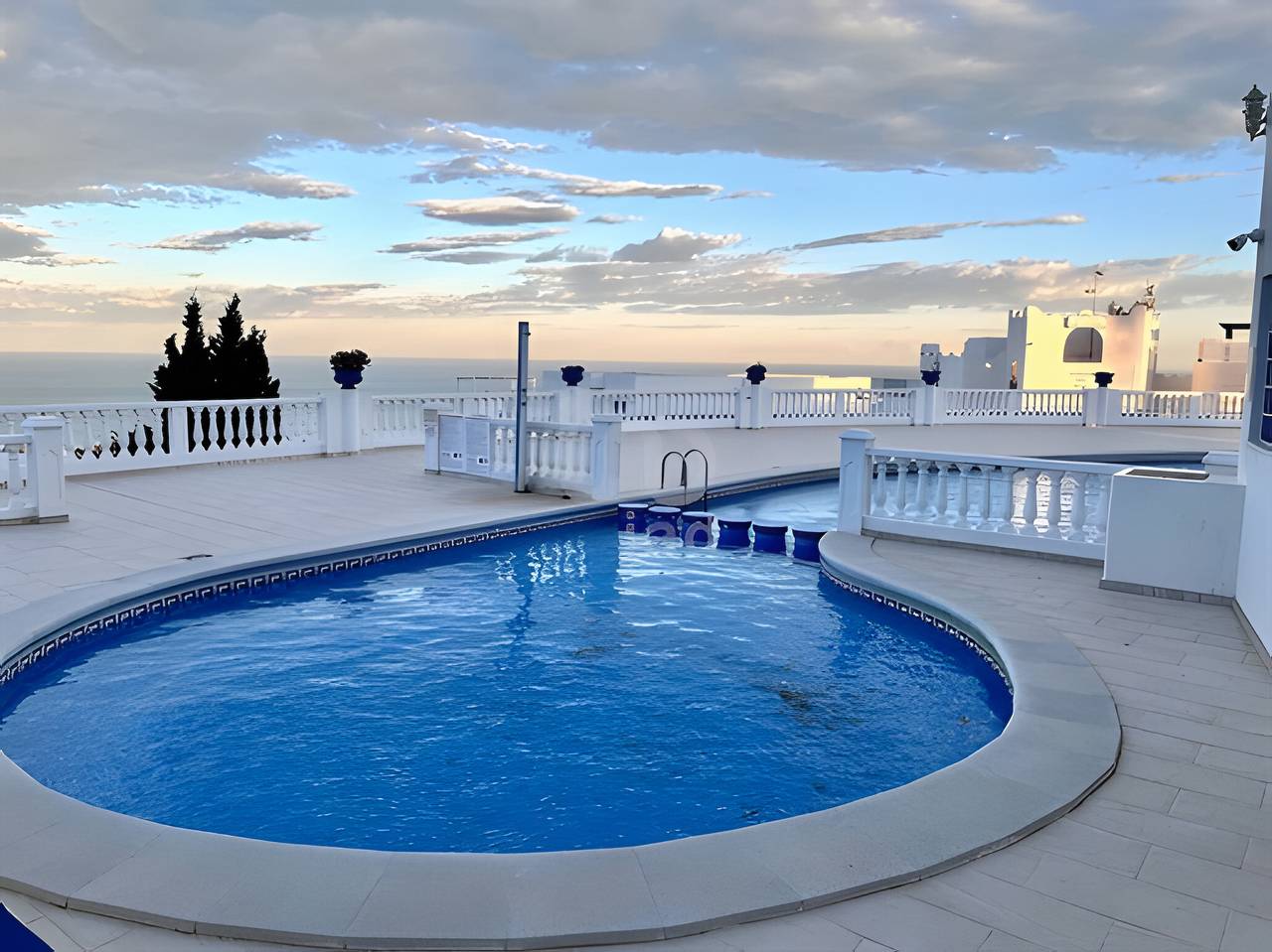 Apartamento entero, Apartamento 'Perlazul' con vistas panorámicas desde la piscina exterior,piscina interior climatizada in Peñíscola, Costa del Azahar