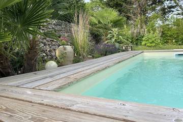 Gîte pour 10 personnes, avec piscine à Villefranche-de-Lonchat