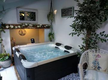 Gîte pour 3 personnes, avec jardin ainsi que jacuzzi et piscine à Loubès-Bernac