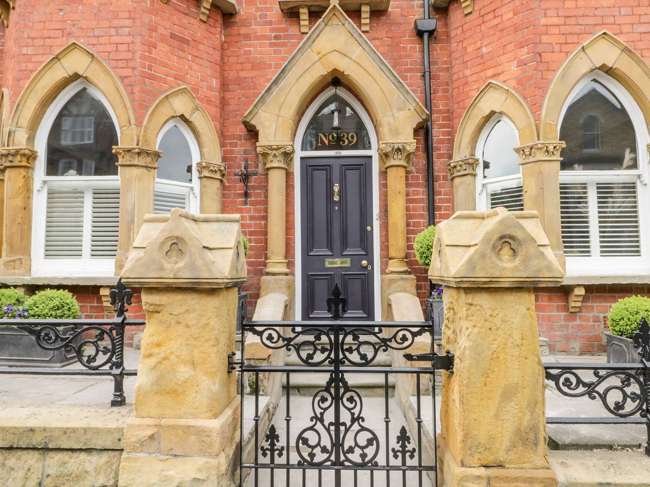 39 West Street in Scarborough, North York Moors National Park