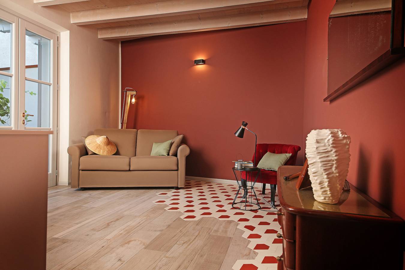 Entire apartment, Apartment 'Dos Del Sul - Vinaccia'  Wi-Fi and Air Conditioning in Roè Volciano, Garda Mountains