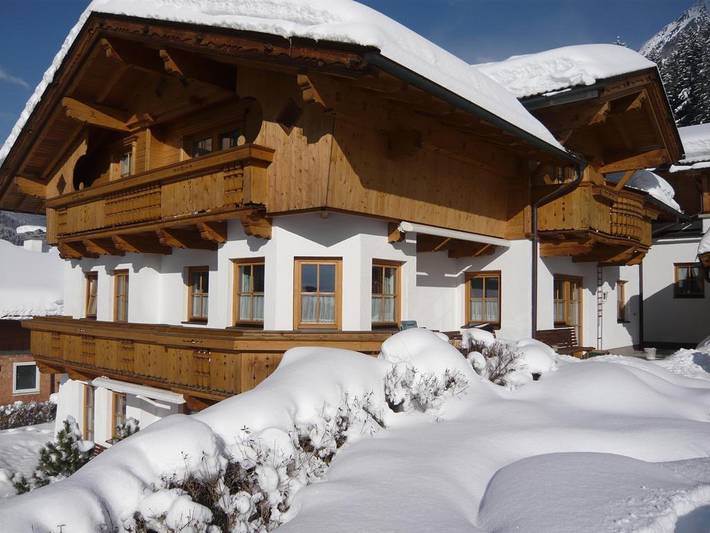 Ferienwohnung für 4 Personen, mit Terrasse und Garten sowie Ausblick in Neustift im Stubaital - 2