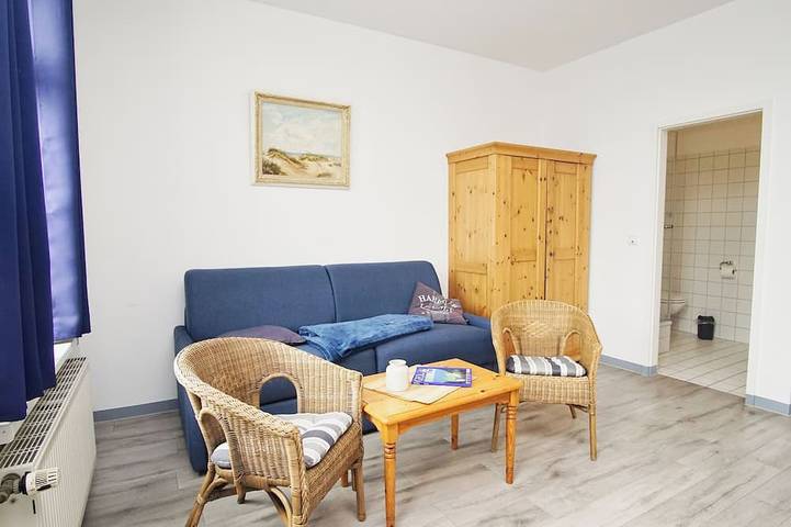 Ganze Wohnung, Im Zentrum gelegenes 1-Raum-Apartment - Haus Rugier Fewo 02 in Göhren, Rügen
