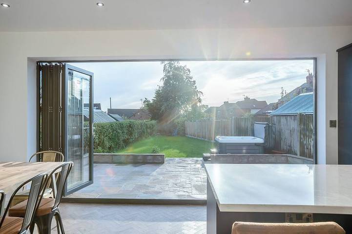 Cottage for 10 people, with garden, with pets in Ashbourne