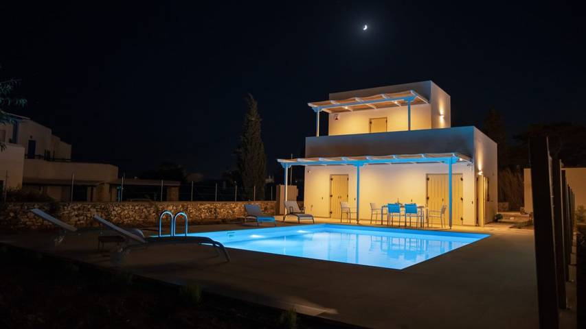 Villa pour 4 personnes, avec balcon et jardin dans Paros