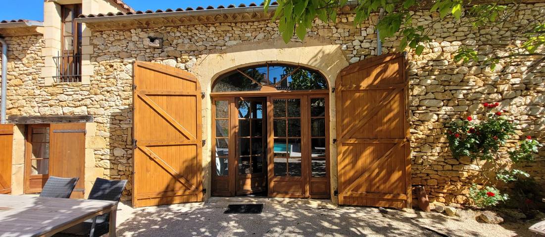 Gîte pour 10 personnes, avec terrasse ainsi que jardin et piscine dans le Lot - 3
