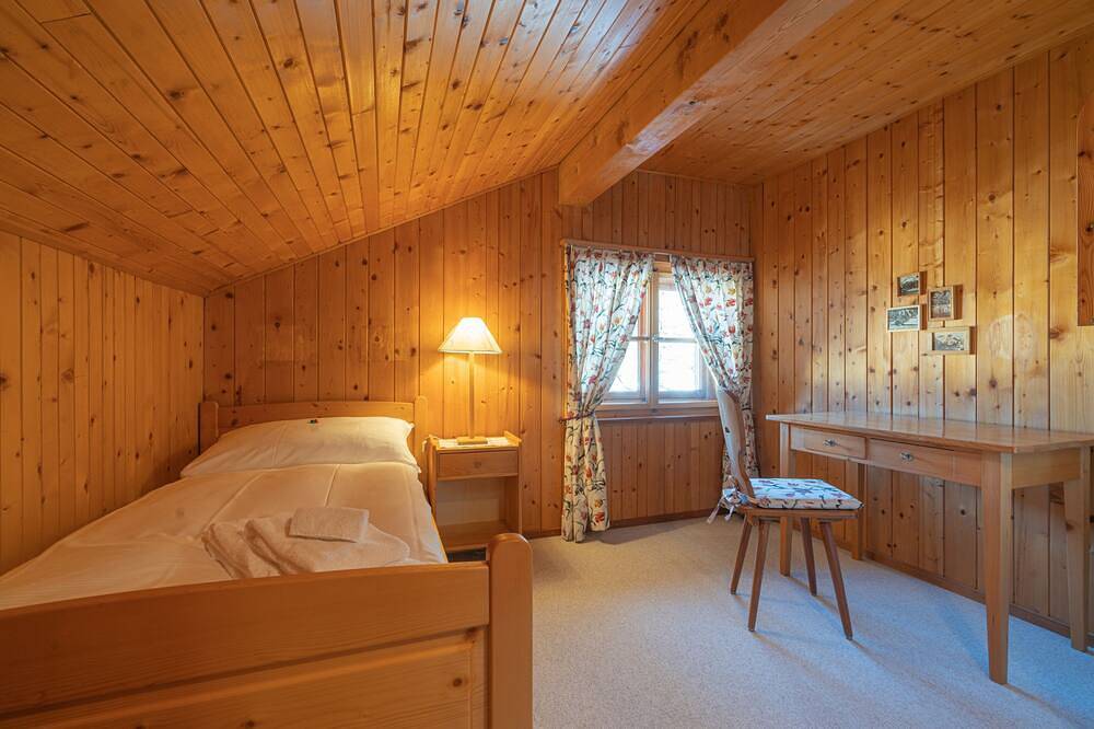 Chesa Muot Mulin – Charming House with Garden & Open Views in Bregaglia, Alpes de la Bernina
