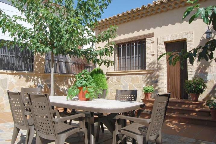 Casa rural para 8 personas, con Terraza además de Jardín y Piscina en Provincia de Cuenca