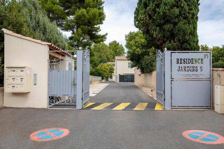 Villa pour 12 personnes, avec piscine ainsi que terrasse et jardin à Avignon
