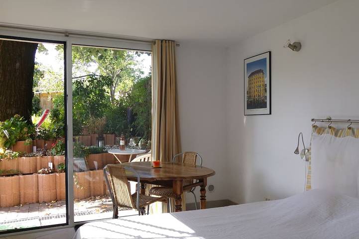 Entire apartment, Garden in town in Lyon, Lyon region