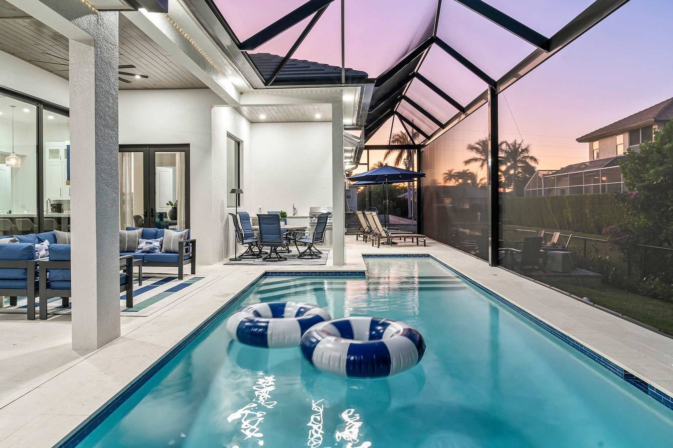 Luxury 5Br - Pool  Game Room  Mini Golf  Fire Pit in Marco Island, Southwest Florida