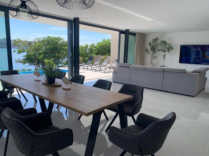Villa für 15 Personen, mit Garten und Pool sowie Ausblick in Karlobag - 3