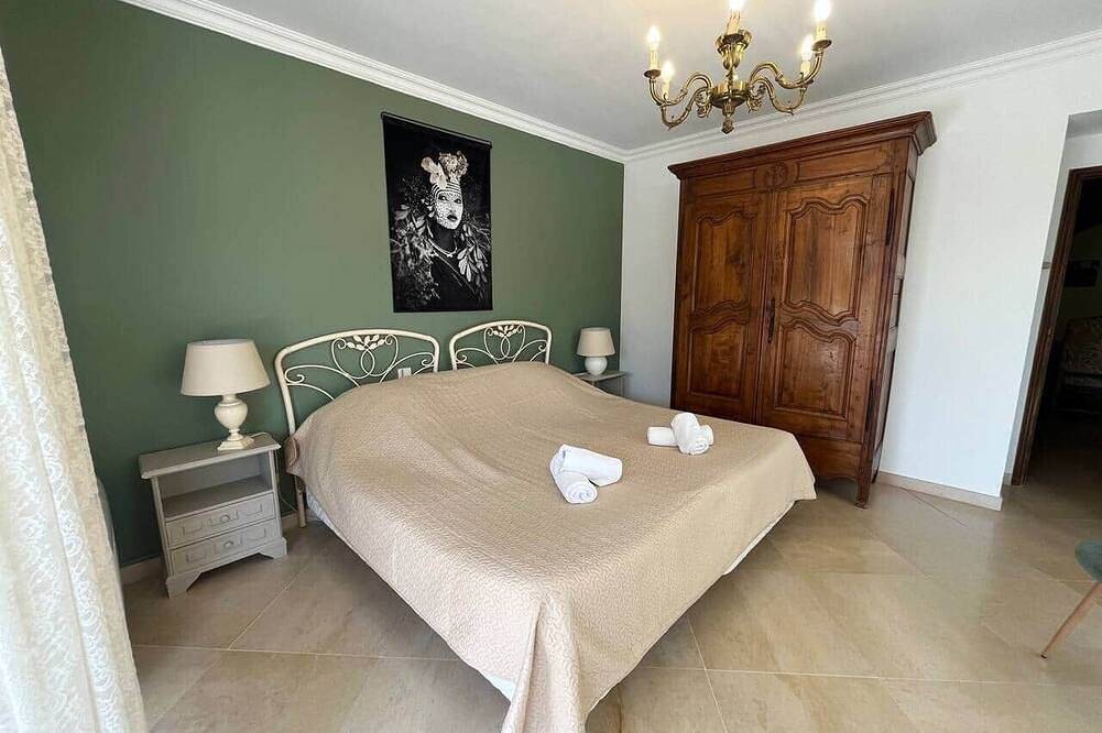 Förderung - 40% August und September prächtige Villa, Schwimmbad und Park in Cornillon, Nimes und Umgebung