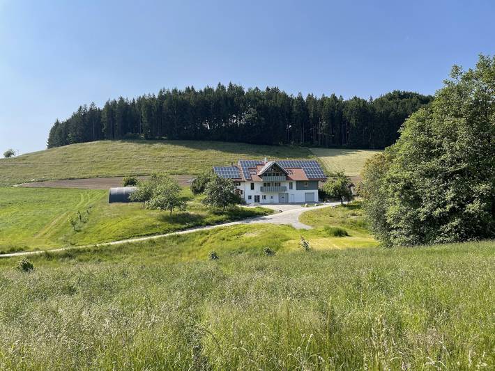 Ferienwohnung für 6 Personen, mit Balkon und Garten sowie Ausblick in Neukirch - 2