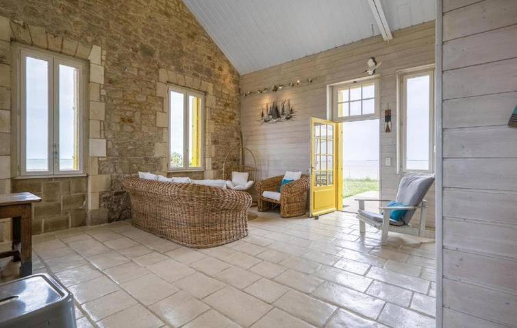 Location de vacances pour 8 personnes, avec jardin et vue, adapté aux familles dans Île Madame
