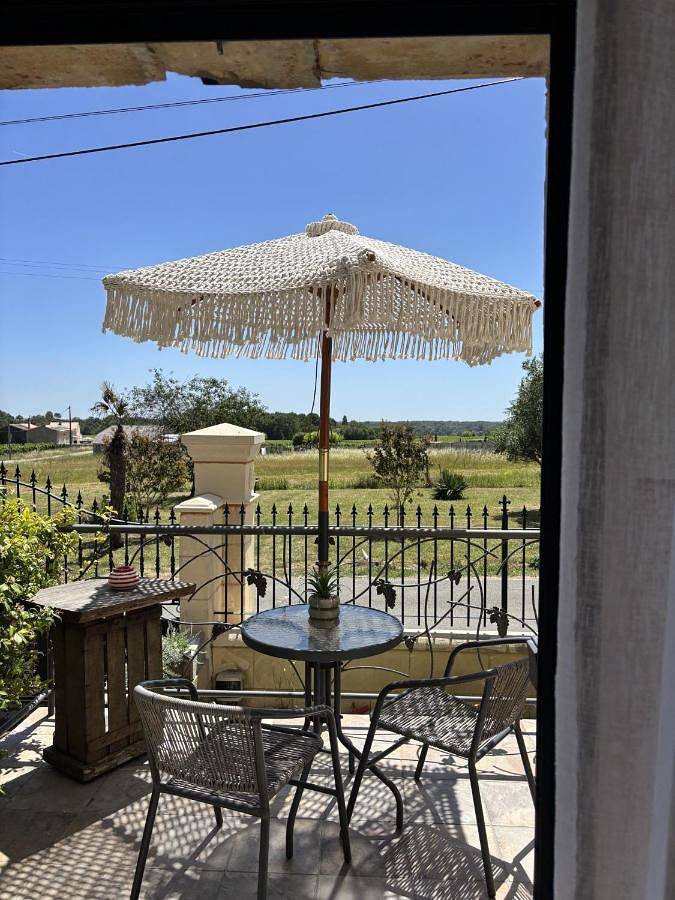 Location de vacances pour 2 personnes, avec jardin et piscine à Berson - 3