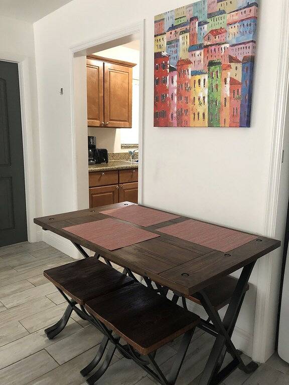 Ganze Wohnung, Spacious 2bd, washer/dryer, private patio, grill in Delray Beach, Palm Beach County