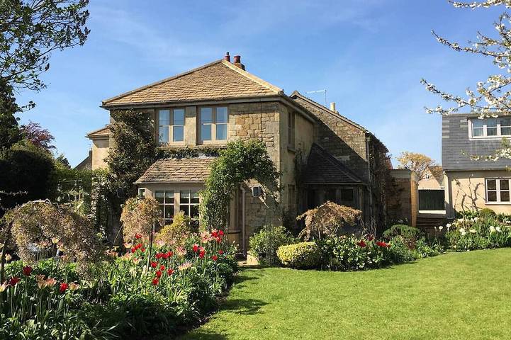 Vacation rental for 16 people, with yard and sauna as well as terrace, with pets in The Cotswolds