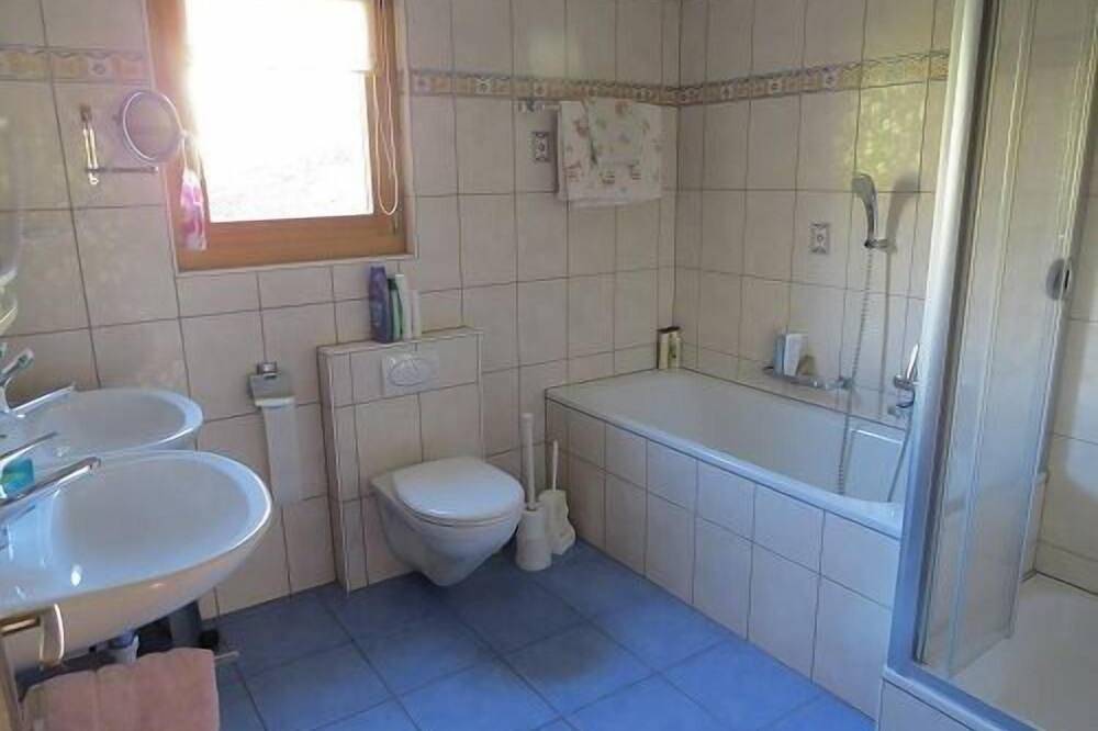 5-sterren chalet met een prachtig uitzicht, toplocatie, gratis Wifi, ski-in-ski-out in Bellwald, Goms