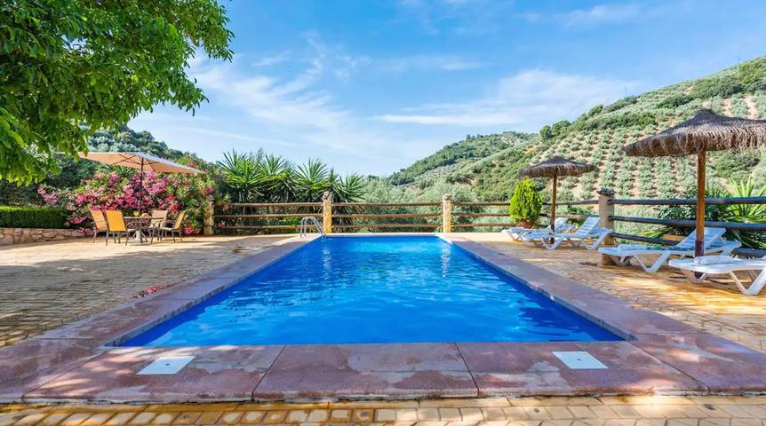 Casa rural para 10 personas, con jardín además de piscina y terraza en Montefrío