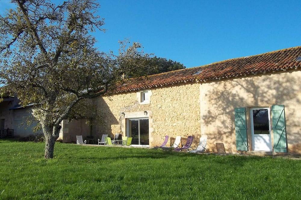 Le Gîte de L'Esservier in Persac, Vienne (France)