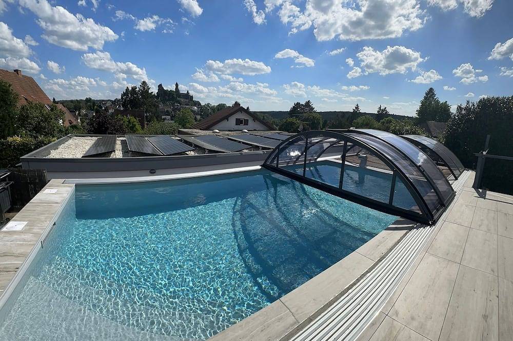 Ganze Wohnung, 4 **** Ferienwohnung Schlossblick Sauna Pool Jakuzzi privat - 4-Sterne in Braunfels, Lahn-Dill-Kreis
