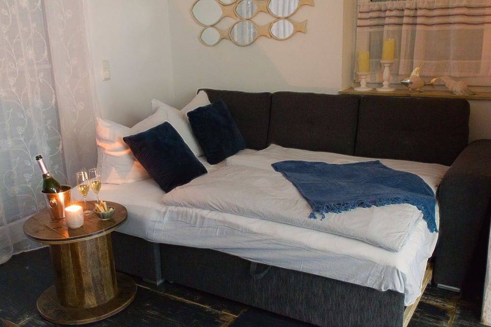 Ferienhaus direkt am Wasser | 2 Sz, Sauna & Kamin, Wlan _____ Haustiere willk. in Vieregge, Neuenkirchen (Rügen)